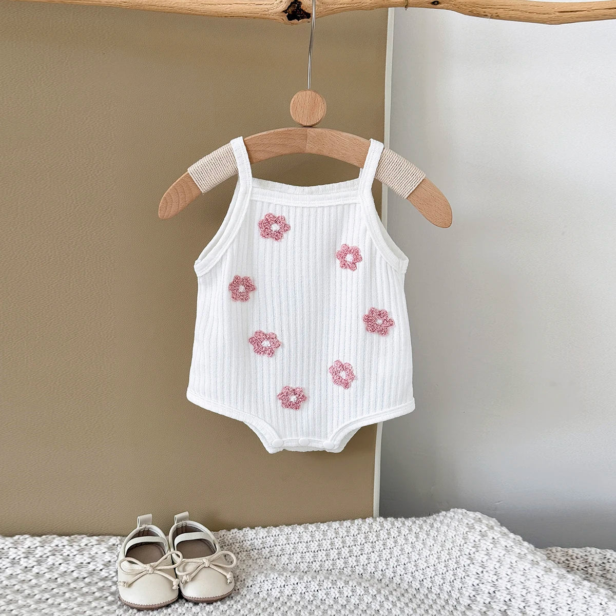 2025 Summer New Baby Girl Clothes Sweet And Cute Flower Towel Embroidery Suspenders Bodysuit Infants Baby Strap Romper Jumpsuit